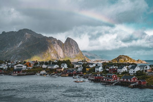Comment planifier une croisière pour découvrir les îles Lofoten en Norvège?